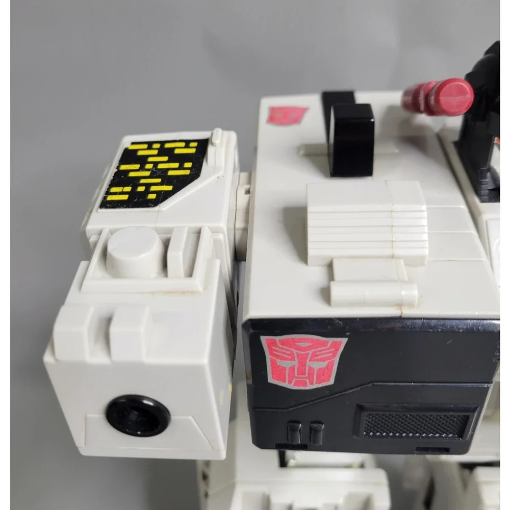 Vintage g1 transformers metroplex Hasbro Takara action figure 1985 NOT COMPLETE